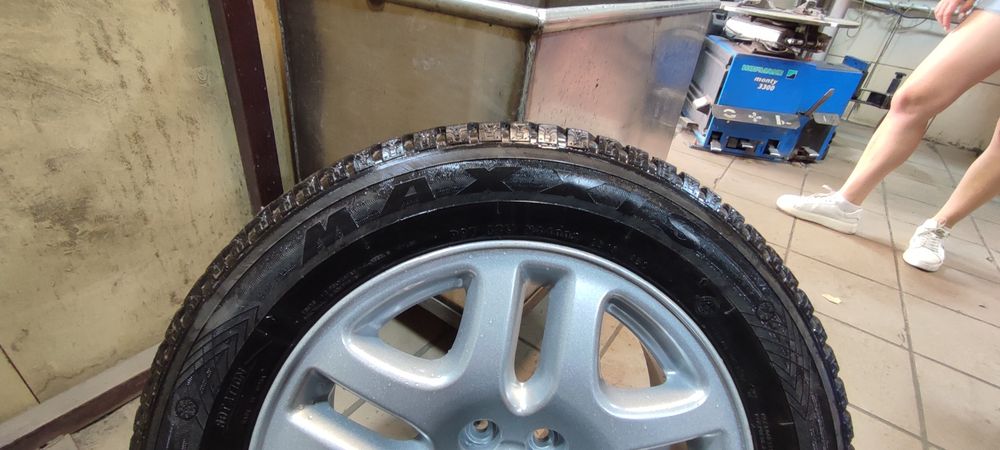 Продам комплект дисков r16 с резиной