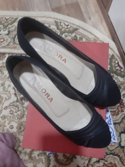 Продам туфли замшевые