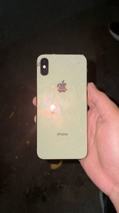 продам iPhone XS