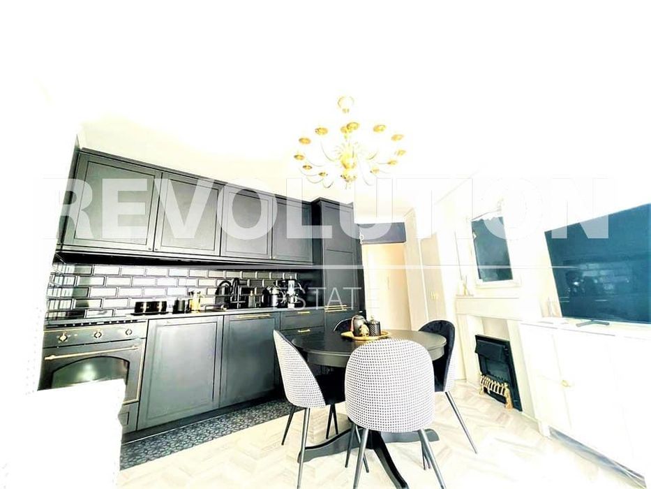 Дава се под наем Тристаен апартамент в Варна, ВИНС - 82 кв.м за 700 € - Снимка #1