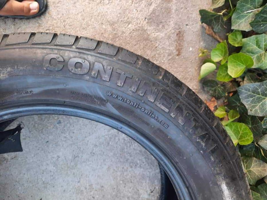 2 Броя 235/55/17 Continental 5,2mm