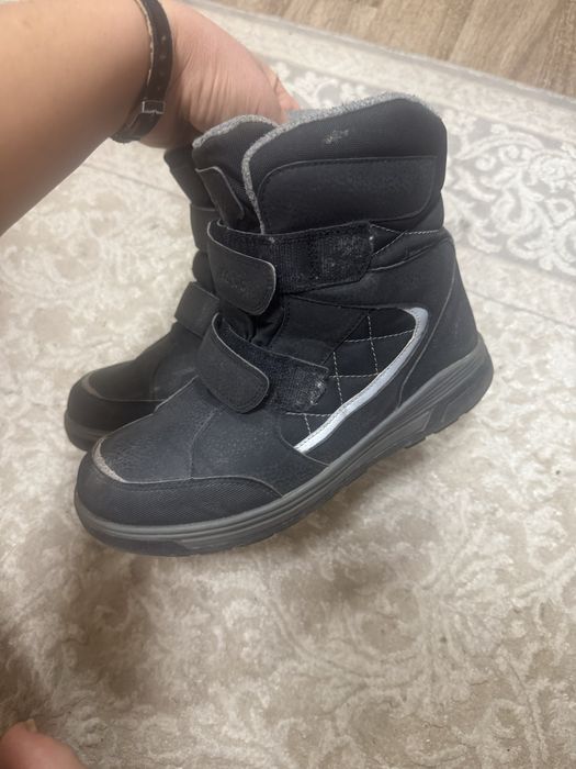 Продам зимние ботинки 39р