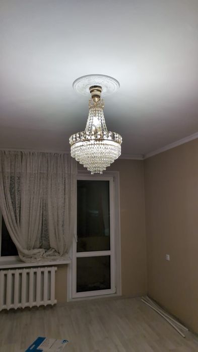 Хрустальная люстра чешская.