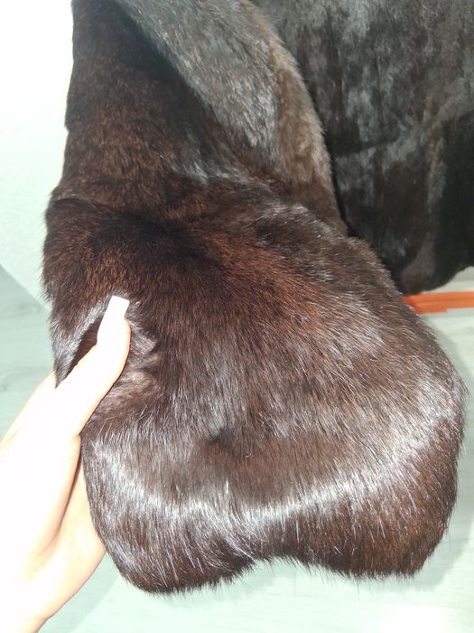 blana naturala de nurca ,lungime 80 cm,maneca 55.