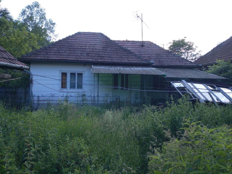 Casa de vânzare cu teren
