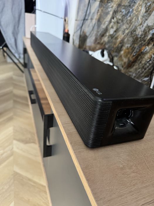 Саундар с сабуфером LG SNH5