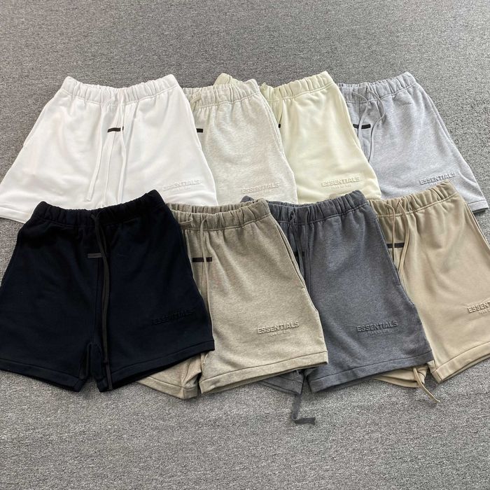 Pantaloni Scurti Essentials / Premium / 2026