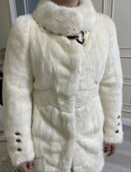 Норковая шуба белая