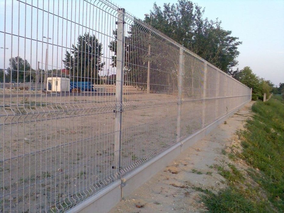 Garduri din plasa la gata
