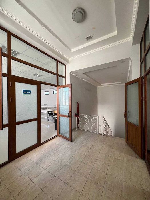 Сдаётся  помещение  Центр Луначарского  РУВД, кафе Safia  1396 м2 .