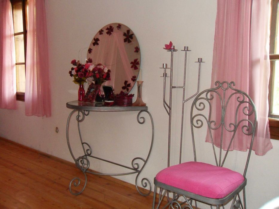 Столове, спалня, тоалетка ковано желязо