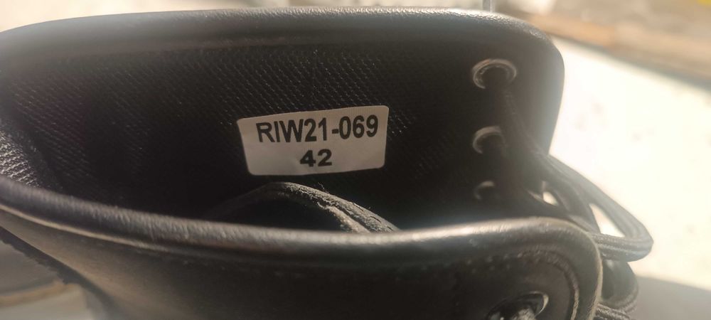 Продавам запазени Боти Тенденз