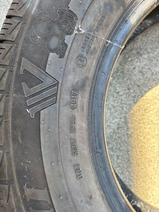 Anvelopă All Season