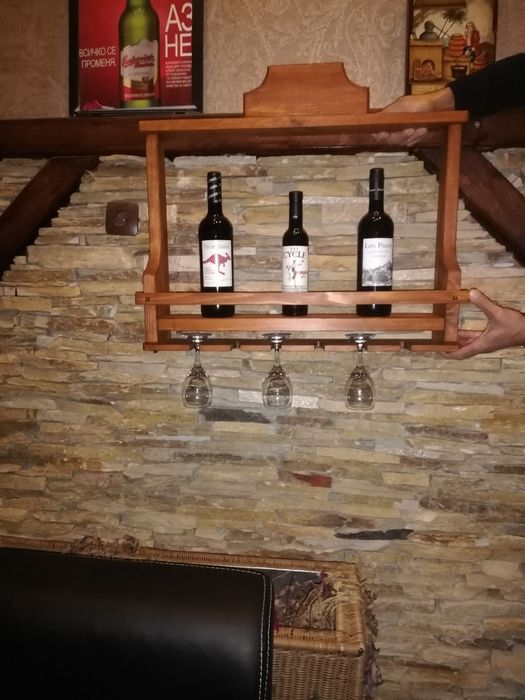 Етажерки, дървени за вино и чаши. Подходящи за всеки дом или подарък.