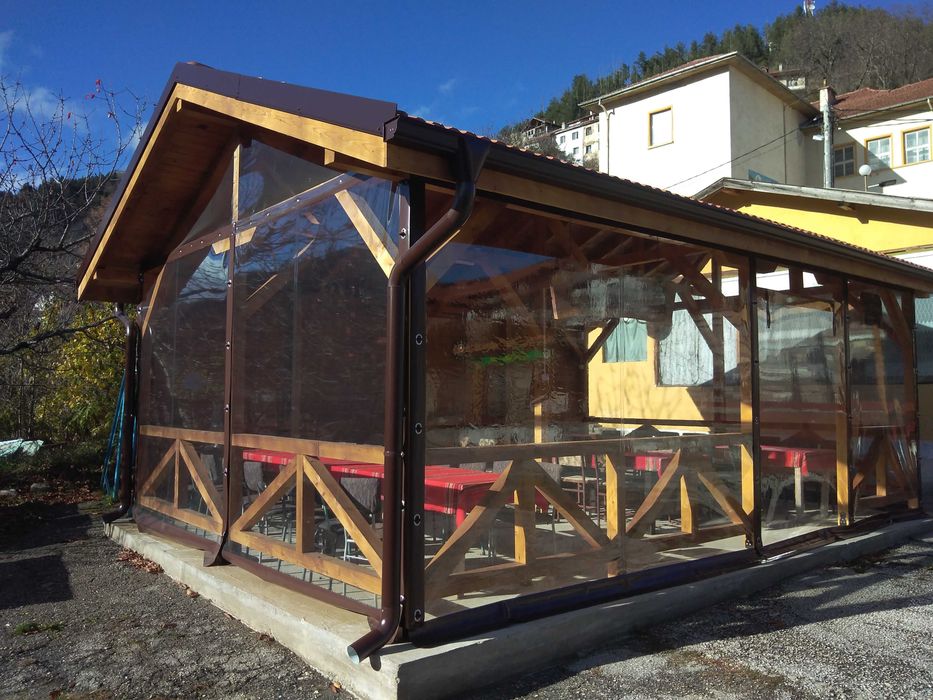 Ветроупорни Завеси - заветряне на мотокари, врати с ресни