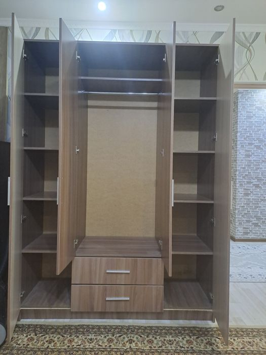 Продам шкаф . Самовывоз.