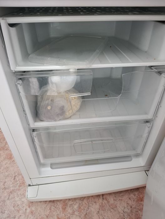 Продам холодильник