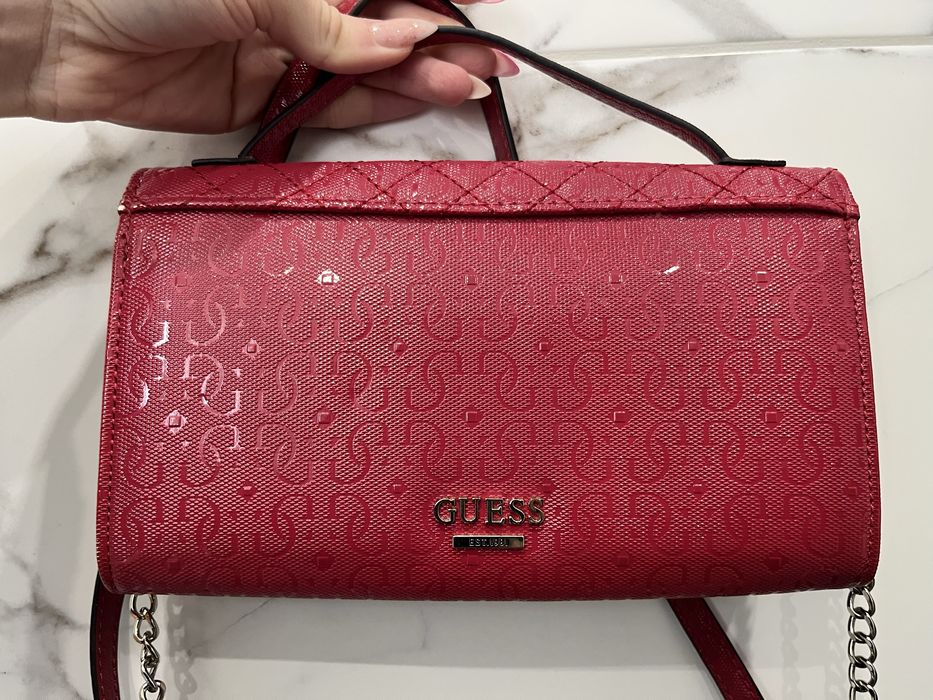 Guess - Клъч/Чанта с мокър ефект в червен цвят