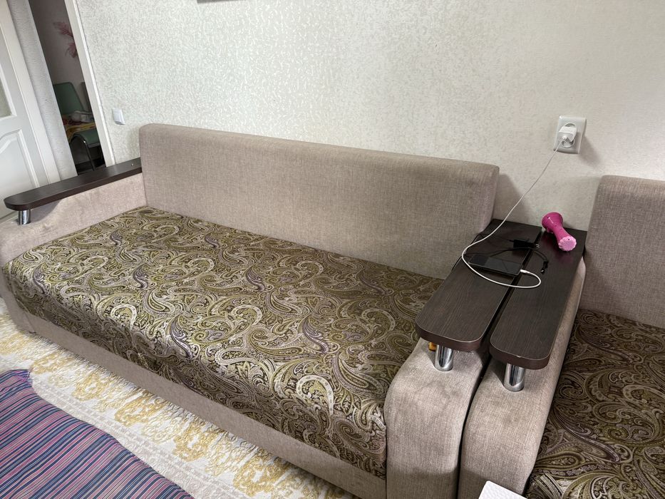 Отдам даром диван и кресло