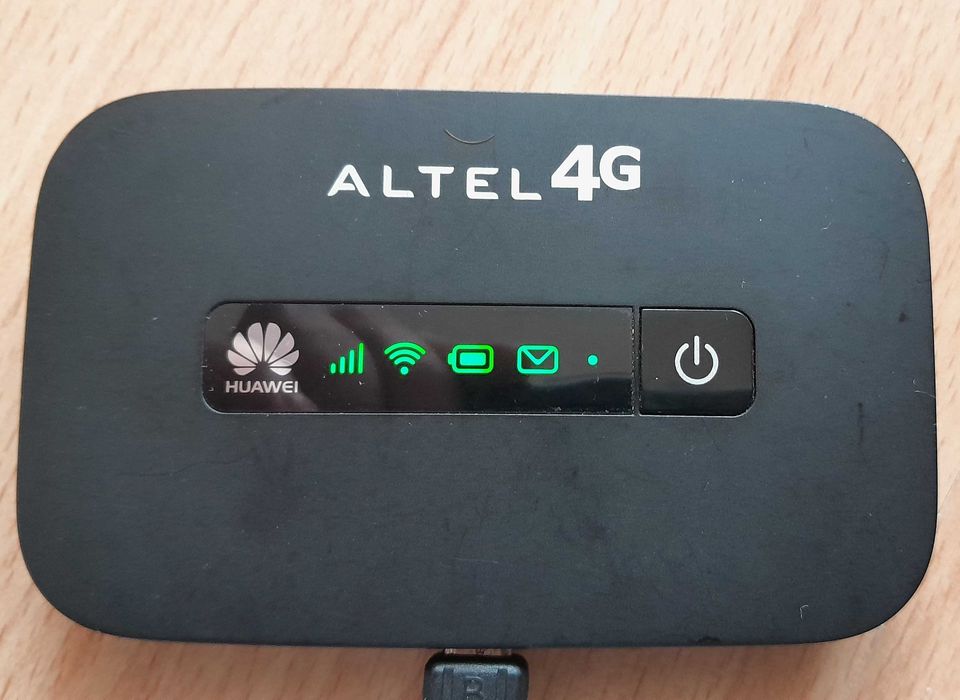 Huawei E5373 3G/4G LTE Wi-Fi рутер с насочен 4G LTE антенен усилвател