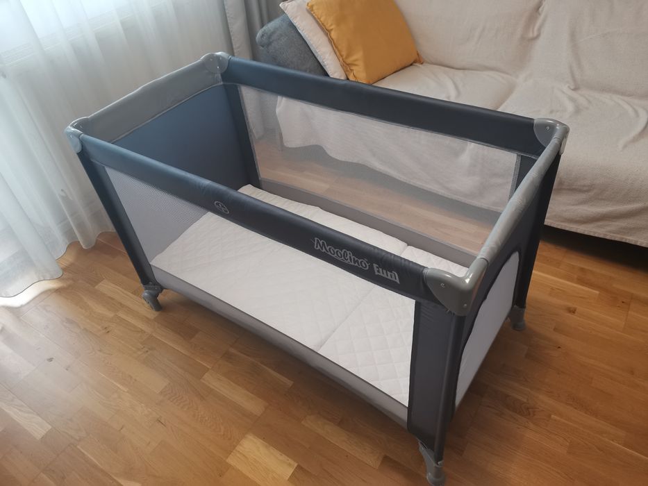 Pătuț pliabil de voiaj