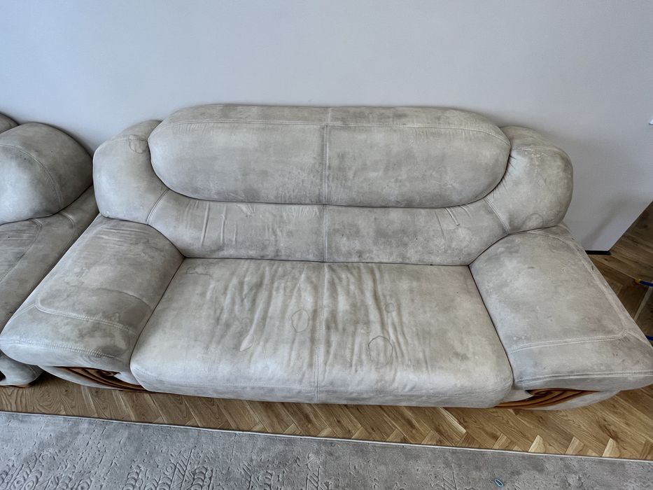 Кожанный диван с креслом