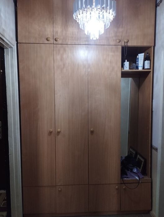 Shkaf mebel sotiladi