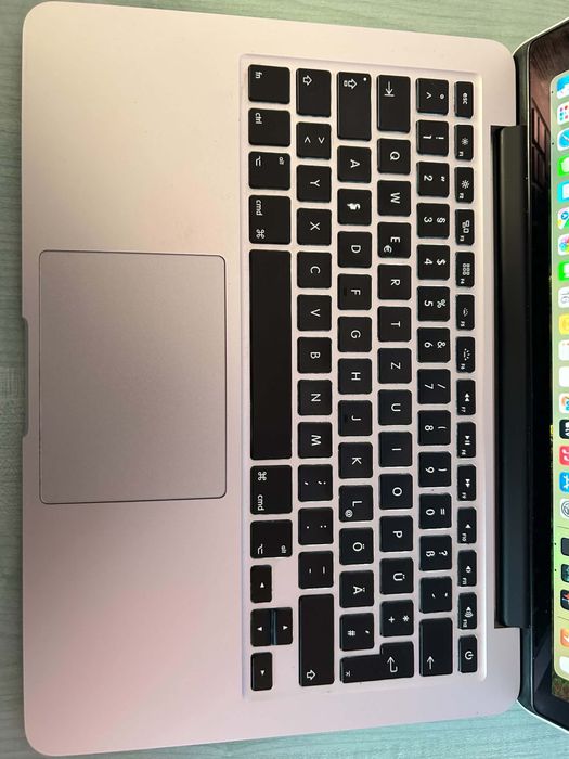 Apple MacBook Pro Retina A1502
