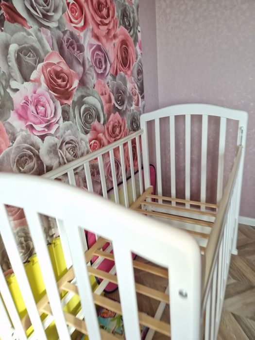 Детская кроватка с матрасом