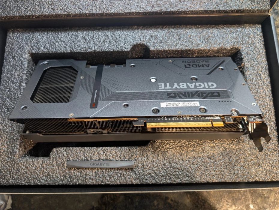 Rx 9070 xt gigabite gaming