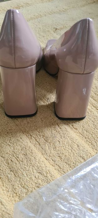 Нови обувки на ток H&M 38-ми номер