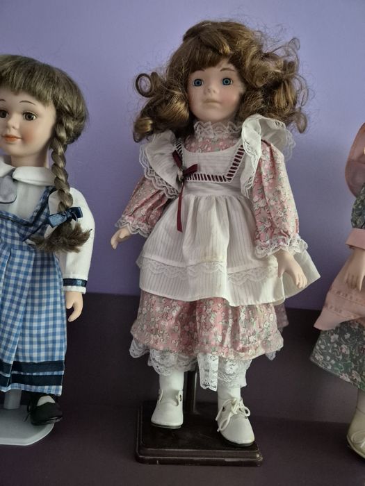 Продавам порцеланови кукли