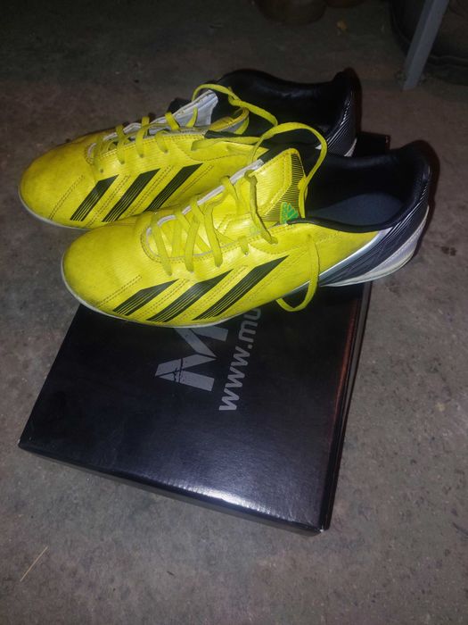 Футболни обувки - калеври