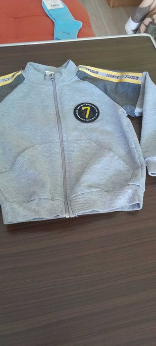 детски суичър  SVETLI р-р 110