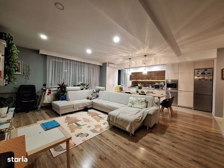 Apartament cu 3 camere, 80 mp, parcare, zona Eroilor — fotografia 1