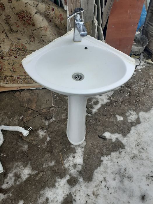 Продаётся фан фан  тюльпан, умывальника.