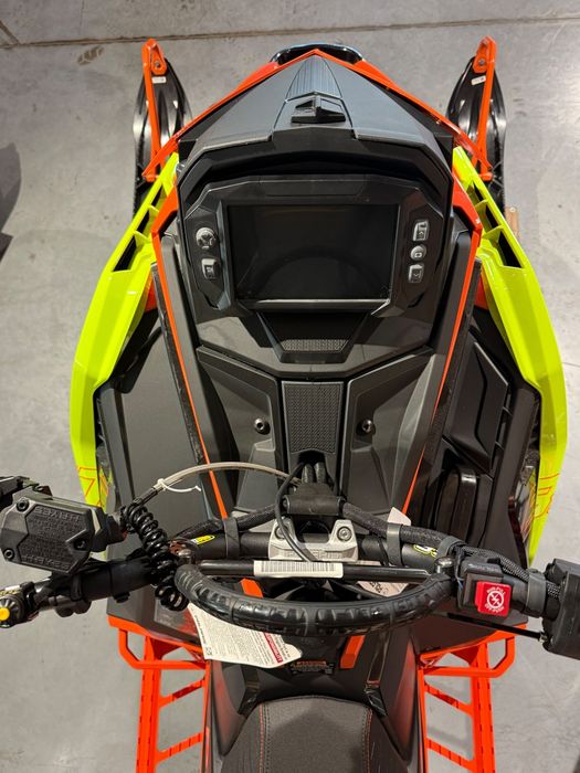 Snowmobil Polaris RMK Khaos Patriot BOOST 155 2.7  2023 NOU