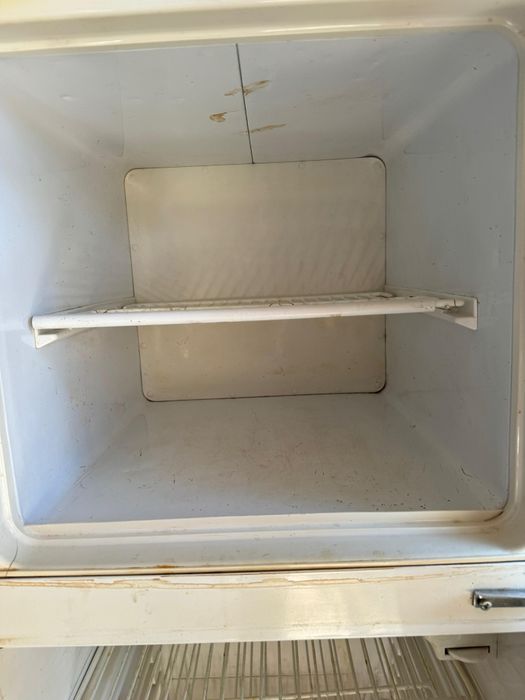 Тоңазытқыш сатылады 2 дана