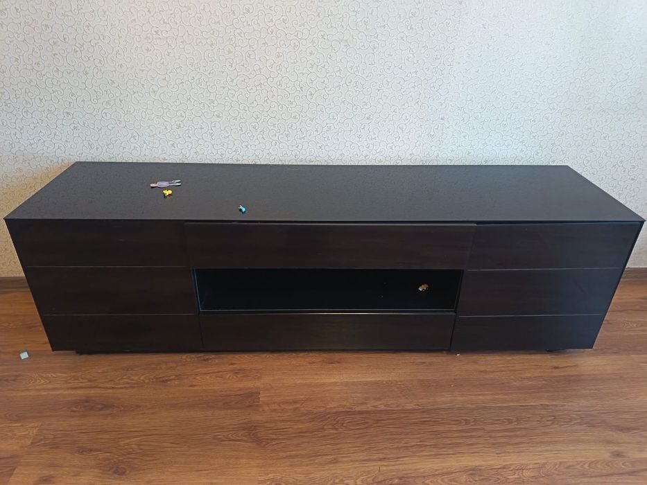 Продам тумбу под ТВ
