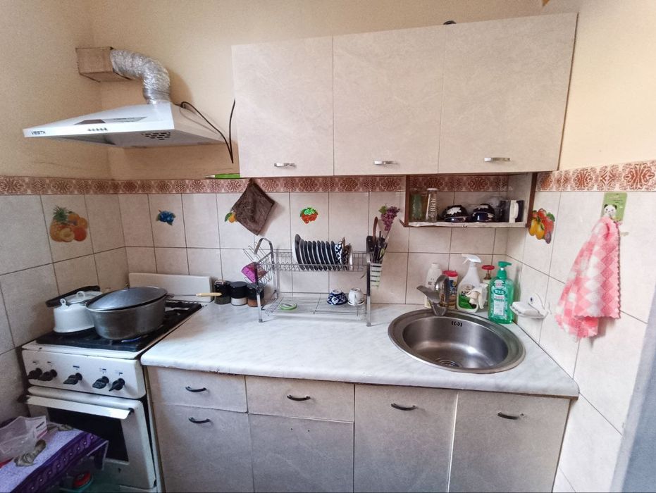 Dom(kvartira) sotiladi (2 xona)