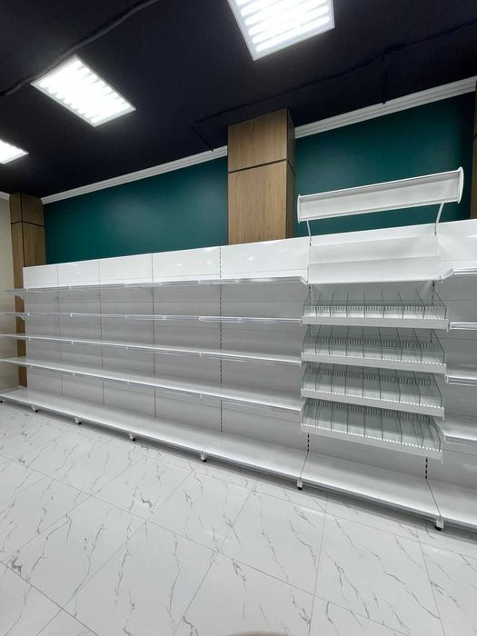 Металлические пристенные  Полки Торговые Стелажи Ветрины для магазина