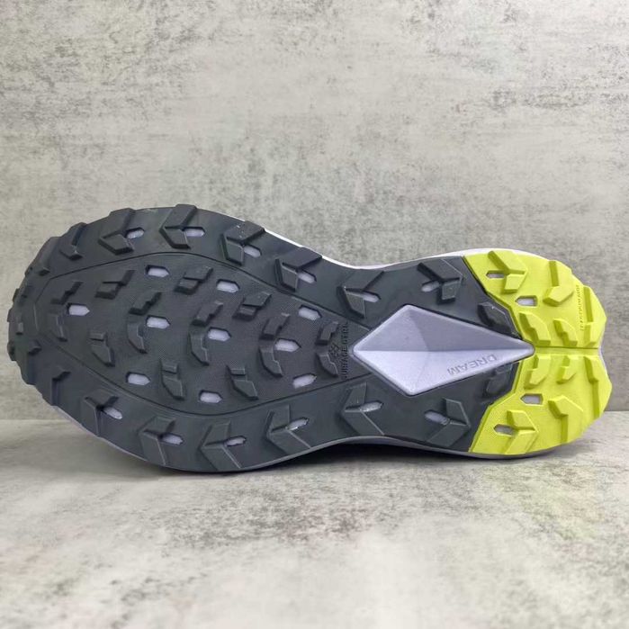 Продавам нови дамски маратонки The North Face Vectiv Enduris 4 Violet