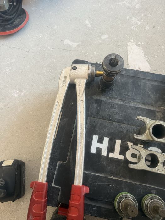 Преса за траби и фитинги Rehau rautool3