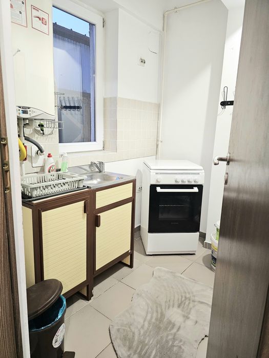 Închiriez garsonieră Luica