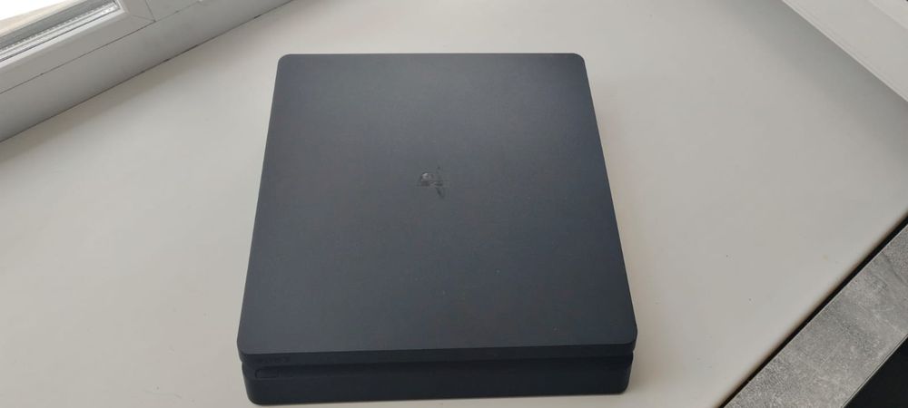 PlayStation 4 slim
