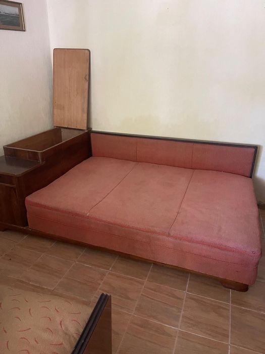 Vand Mobila Veche disponibilă