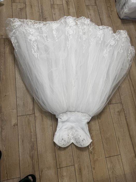 Свадебное платье белое