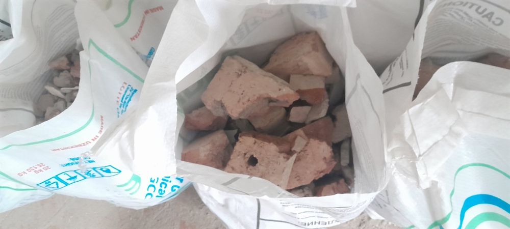 Отдам бой красного кирпича