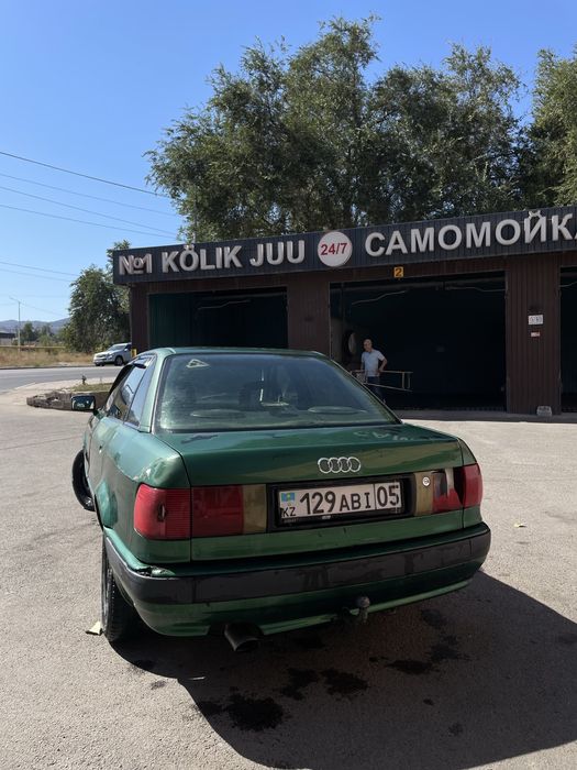 Срочно продам Audi 80