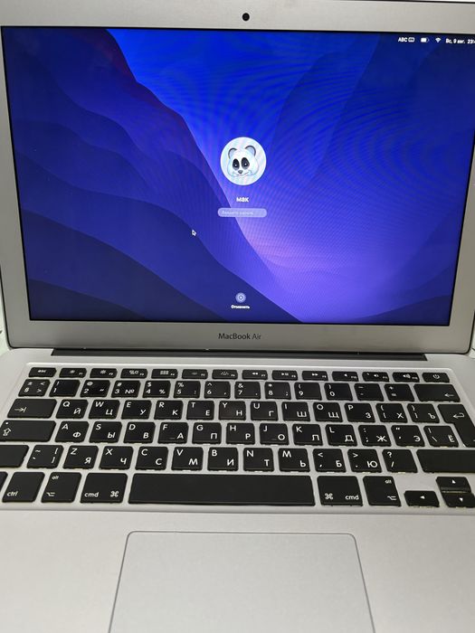 Продам MacBook Air 2017 года